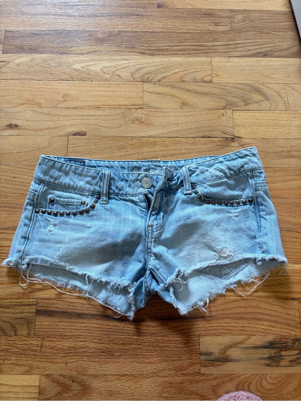 Vintage style American Eagle Light Wash Distressed Women's Denim Shorts